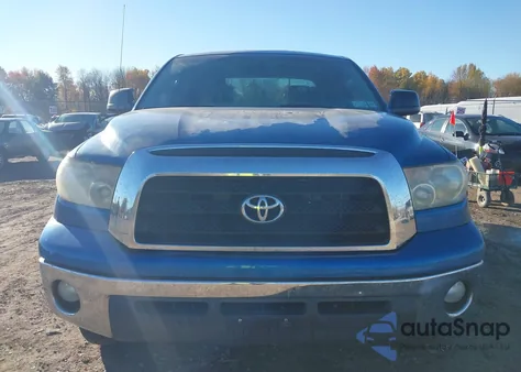 2007 Toyota Tundra Sr5 5.7L V8 z USA, uszkodzony, nr VIN 5TBBV541X7S471213